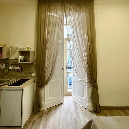 Dimora Di San Francesco Alojamento de Acomodação e Pequeno-almoço Nápoles